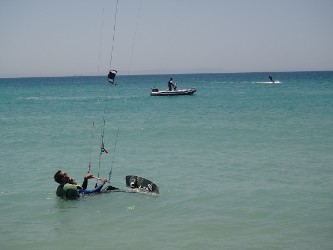 Kitesurfing waterstart with Tarifa Max kiteschool at Los Lances beach in Tarifa Spain. Book your kitesurf cours at info@tarifamax.net